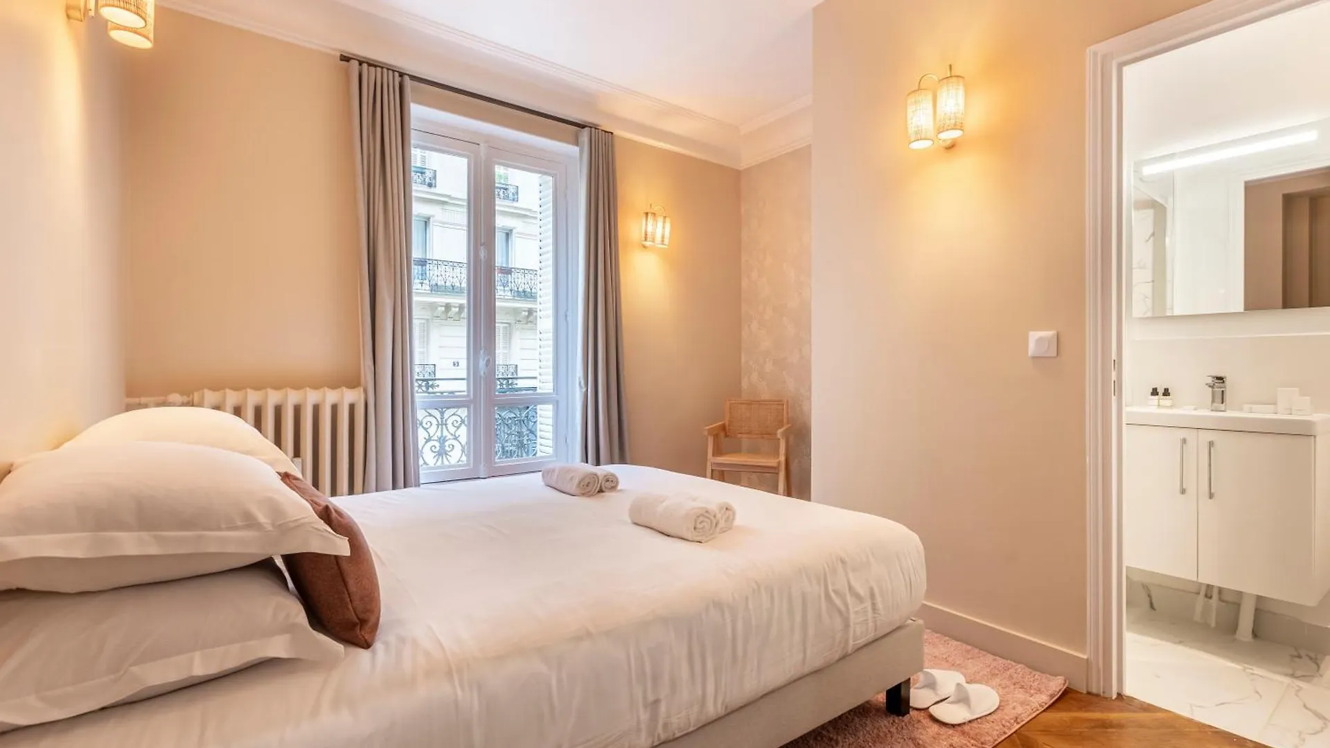 Appartement Rue De Rome By Sweett à Paris France